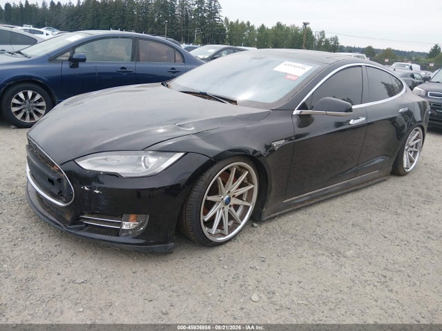 Продажа на аукционе авто 2013 Tesla Model S Performance, vin: 5YJSA1DP3DFP08639, номер лота: 45936956