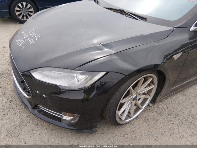 Продажа на аукционе авто 2013 Tesla Model S Performance, vin: 5YJSA1DP3DFP08639, номер лота: 45936956