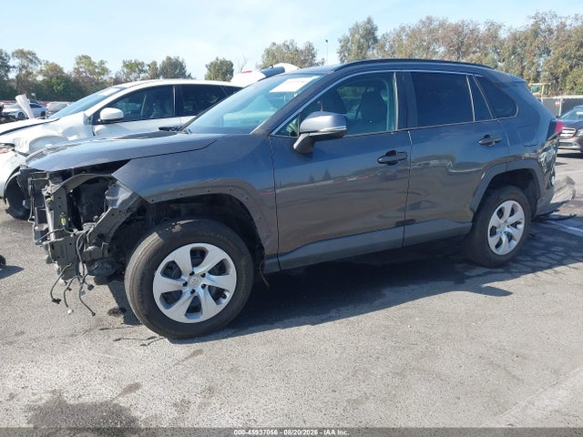 Toyota RAV4 LE 2020 2T3K1RFV7LC042115 Image 2