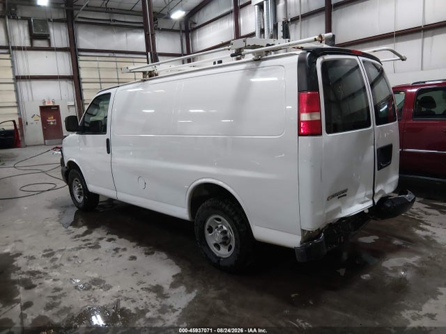 Chevrolet Express 2500 Work Van 2016 1GCWGAFF1G1290678 Image 3