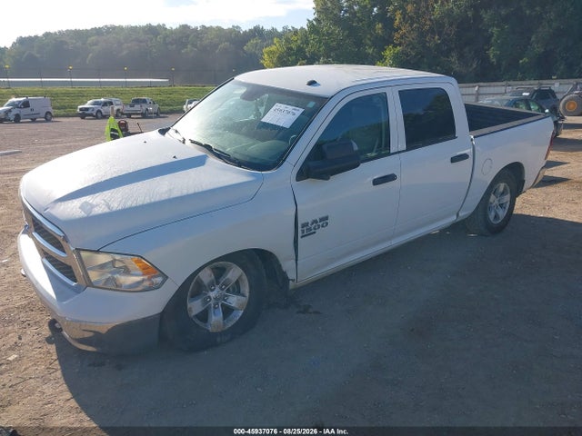 2022 Ram 1500 Classic Tradesman  4x4 5'7 Box მანქანა იყიდება აუქციონზე, vin: 3C6RR7KG3NG375875, აუქციონის ნომერი: 45937076