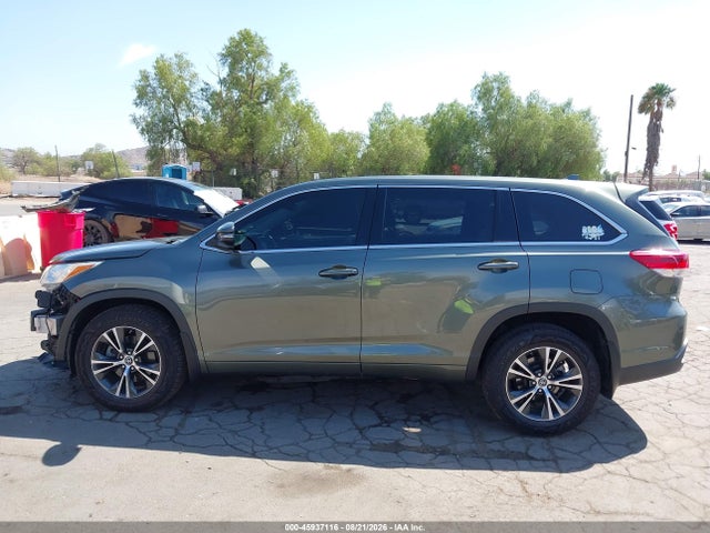 Toyota Highlander Le Plus 2018 5TDBZRFH6JS864243 Image 15