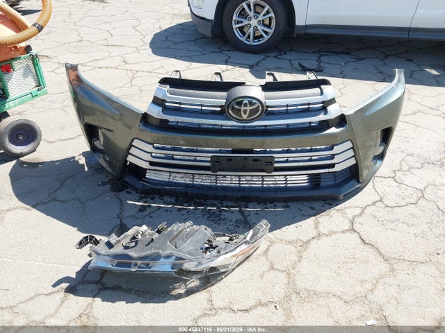 Toyota Highlander Le Plus 2018 5TDBZRFH6JS864243 Image 12