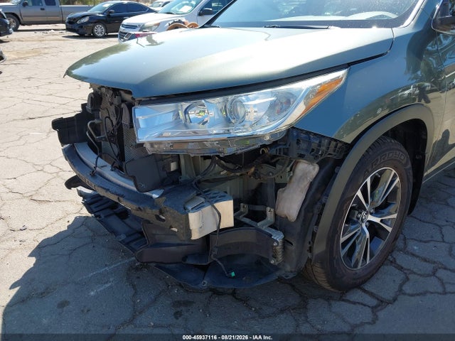 Toyota Highlander Le Plus 2018 5TDBZRFH6JS864243 Image 19