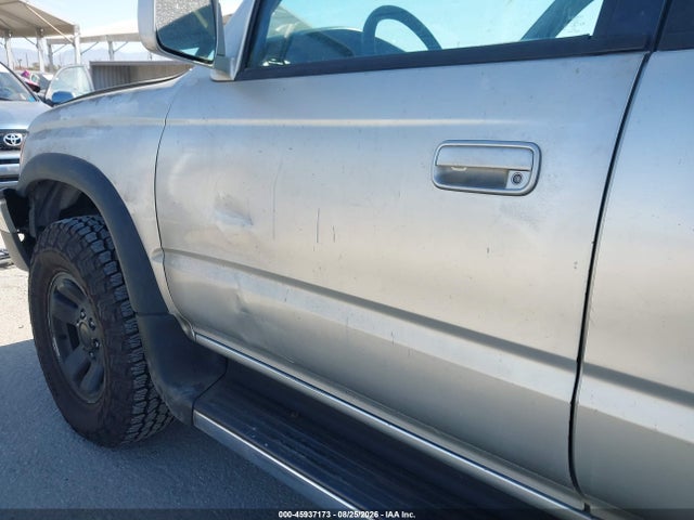 45937173 :رقم المزاد ، JT3GN86R5X0129273 vin ، 1999 Toyota 4runner Sr5 V6 مزاد بيع
