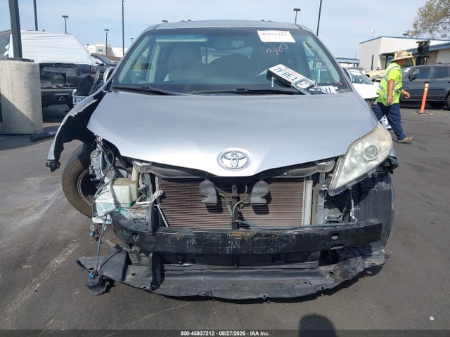 5TDYK3DC5ES478647 Toyota Sienna Xle V6 8 Passenger