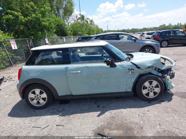 Продажа на аукционе авто 2018 Mini Hardtop Cooper/oxford Edition, vin: WMWXP5C58J2G63613, номер лота: 45937220