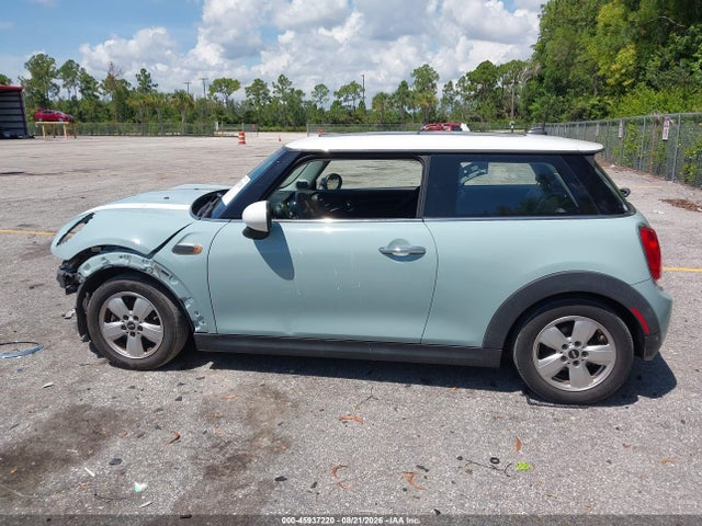 Продажа на аукционе авто 2018 Mini Hardtop Cooper/oxford Edition, vin: WMWXP5C58J2G63613, номер лота: 45937220
