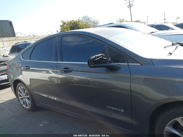 2017 Ford Fusion Hybrid Se მანქანა იყიდება აუქციონზე, vin: 3FA6P0LU3HR323528, აუქციონის ნომერი: 45937225