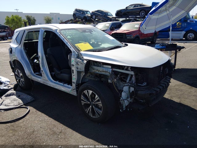 JN8BT3BA2PW412472 Nissan Rogue Sv Fwd