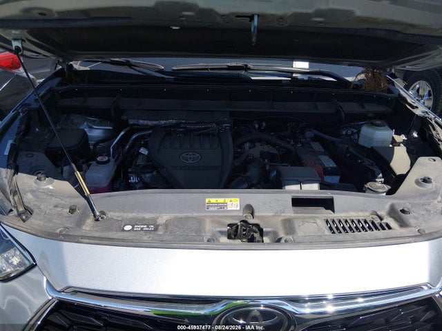 Toyota Highlander Platinum 2024 5TDKDRBH6RS550379 Image 10