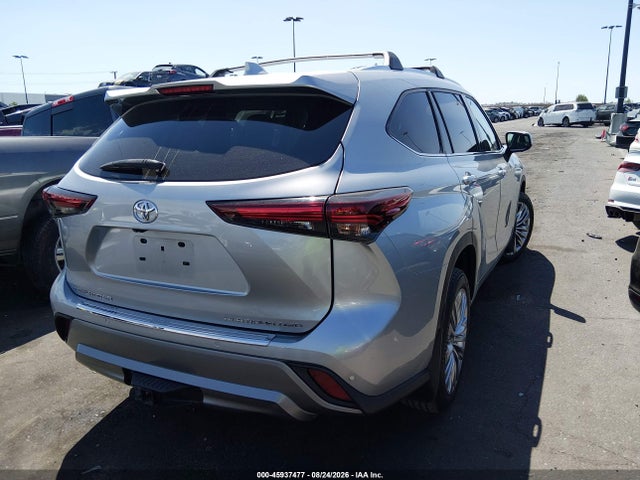 Toyota Highlander Platinum 2024 5TDKDRBH6RS550379 Image 4