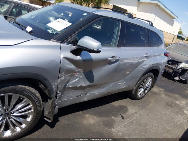 Toyota Highlander Platinum 2024 5TDKDRBH6RS550379 Image 6
