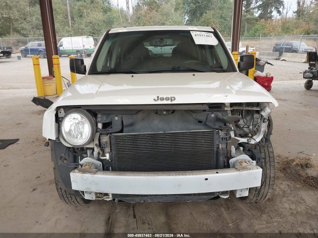 1C4NJRBB4HD138876 Jeep Patriot Sport