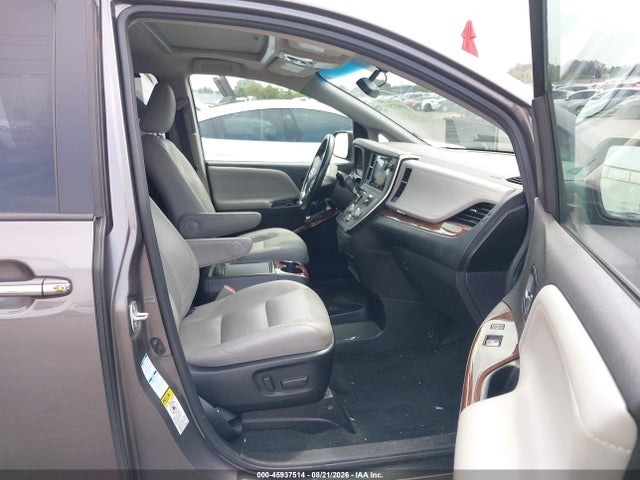 Продаж на аукціоні авто 2017 Toyota Sienna Limited 7 Passenger, vin: 5TDDZ3DC0HS152382, номер лоту: 45937514