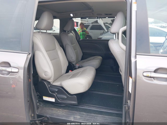 Продаж на аукціоні авто 2017 Toyota Sienna Limited 7 Passenger, vin: 5TDDZ3DC0HS152382, номер лоту: 45937514