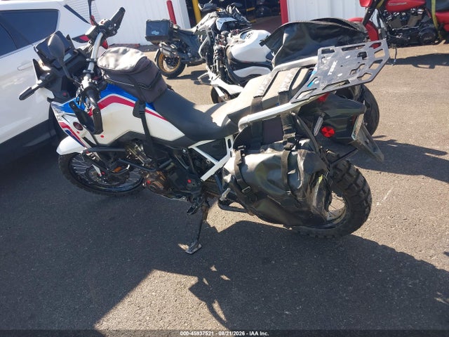 Honda CRF1100 D 2021 JH2SD1004MK100266 Image 3