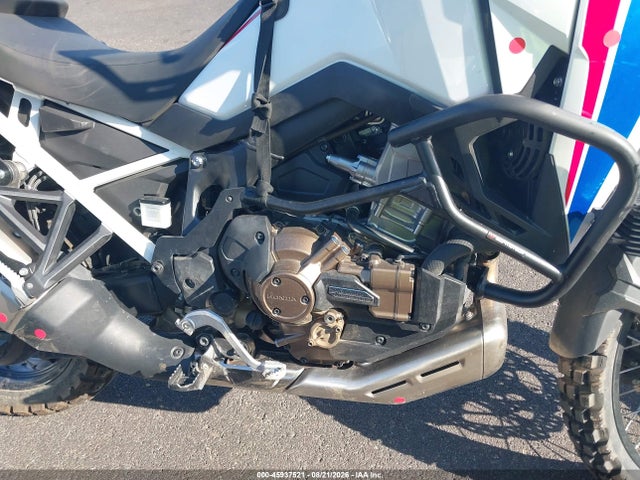 Honda CRF1100 D 2021 JH2SD1004MK100266 Image 8
