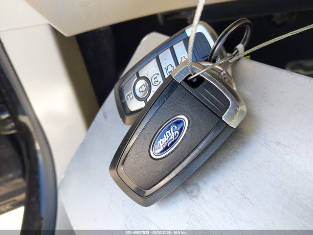 Продажа на аукционе авто 2017 Ford Fusion Hybrid Platinum, vin: 3FA6P0RU0HR266941, номер лота: 45937539