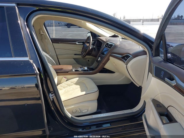 Продажа на аукционе авто 2017 Ford Fusion Hybrid Platinum, vin: 3FA6P0RU0HR266941, номер лота: 45937539