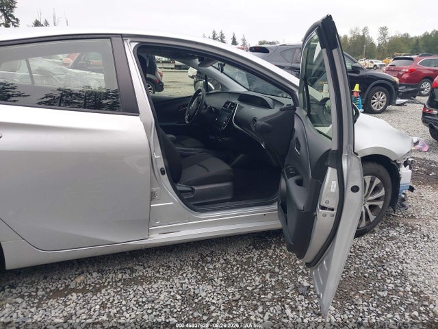 JTDL9MFU8N3031703 Toyota Prius Le Awd-e
