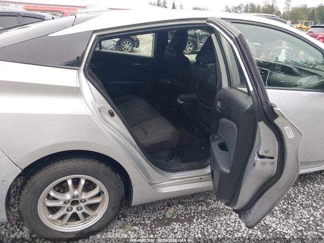 JTDL9MFU8N3031703 Toyota Prius Le Awd-e