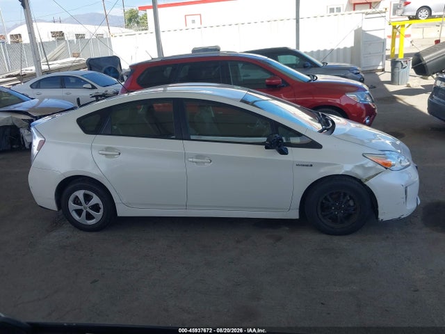 JTDKN3DU9F1998824 Toyota Prius Three