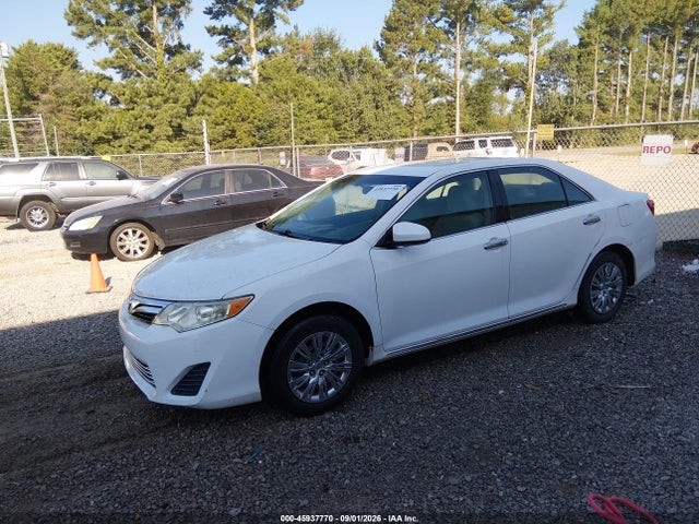 Toyota CAMRY LE 2014 4T1BF1FK1EU308750 Image 2