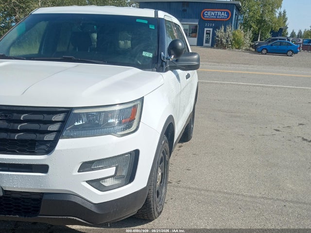 Ford Utility Police Interceptor 2017 1FM5K8AR8HGB41733 Image 2