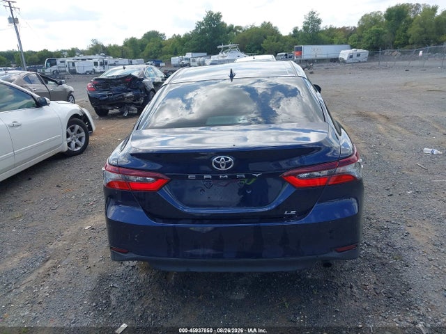 Продажа на аукционе авто 2022 Toyota Camry Le, vin: 4T1C11AK0NU651270, номер лота: 45937850
