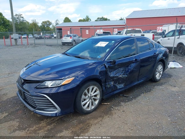 Продажа на аукционе авто 2022 Toyota Camry Le, vin: 4T1C11AK0NU651270, номер лота: 45937850