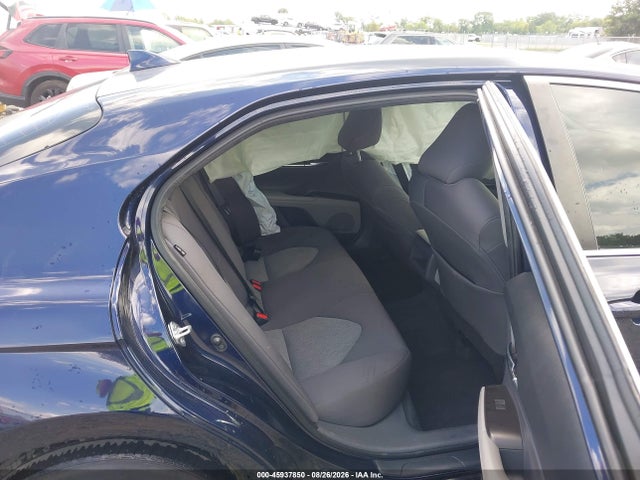 Продажа на аукционе авто 2022 Toyota Camry Le, vin: 4T1C11AK0NU651270, номер лота: 45937850