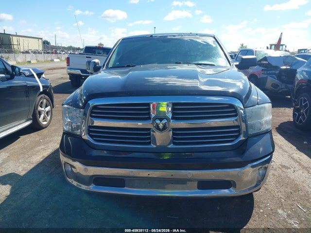 45938112 :رقم المزاد ، 1C6RR7GG1JS231401 vin ، 2018 Ram 1500 Big Horn  4x4 6'4 Box مزاد بيع