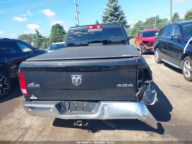 45938112 :رقم المزاد ، 1C6RR7GG1JS231401 vin ، 2018 Ram 1500 Big Horn  4x4 6'4 Box مزاد بيع