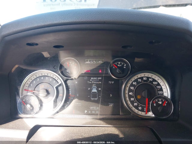 45938112 :رقم المزاد ، 1C6RR7GG1JS231401 vin ، 2018 Ram 1500 Big Horn  4x4 6'4 Box مزاد بيع