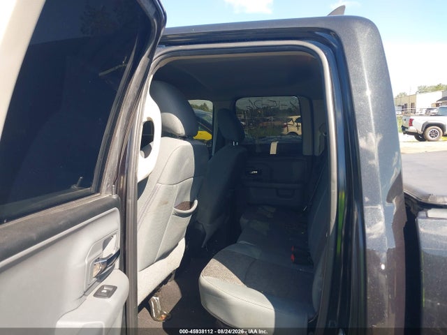 45938112 :رقم المزاد ، 1C6RR7GG1JS231401 vin ، 2018 Ram 1500 Big Horn  4x4 6'4 Box مزاد بيع