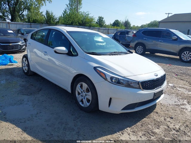 45938240 :رقم المزاد ، 3KPFK4A73HE021659 vin ، 2017 Kia Forte Lx مزاد بيع