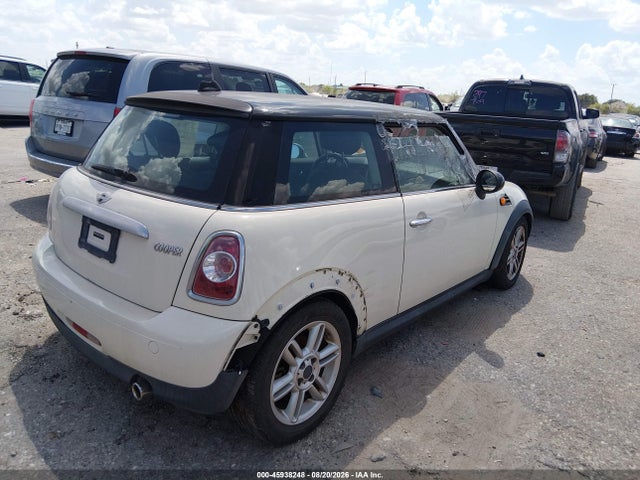Продажа на аукционе авто 2011 Mini Cooper, vin: WMWSU3C54BT094002, номер лота: 45938248