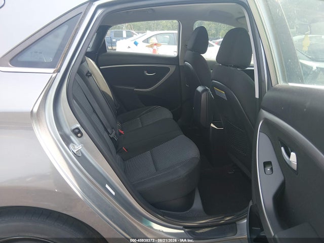 2017 Hyundai Elantra Gt მანქანა იყიდება აუქციონზე, vin: KMHD35LH8HU368708, აუქციონის ნომერი: 45938372