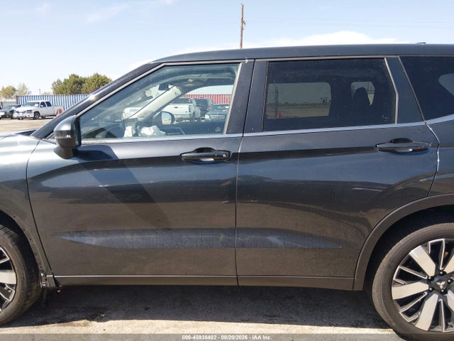 2026 Mitsubishi Outlander Le 2.5 2wd/se 2.5 2wd მანქანა იყიდება აუქციონზე, vin: JA4J3VAB2TZ044455, აუქციონის ნომერი: 45938402