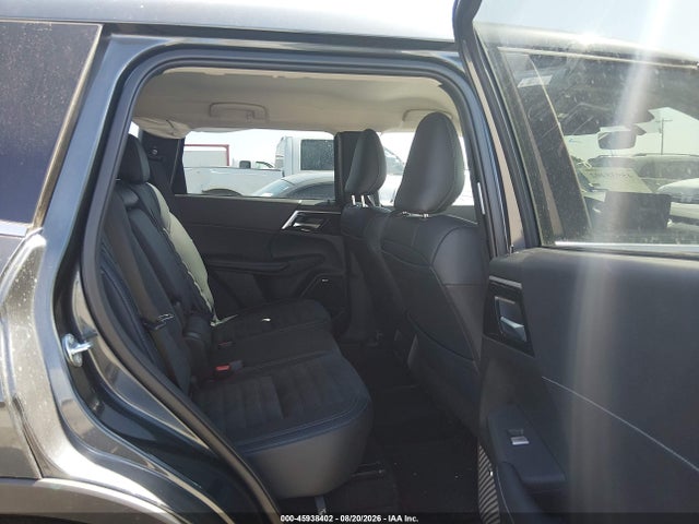 2026 Mitsubishi Outlander Le 2.5 2wd/se 2.5 2wd მანქანა იყიდება აუქციონზე, vin: JA4J3VAB2TZ044455, აუქციონის ნომერი: 45938402