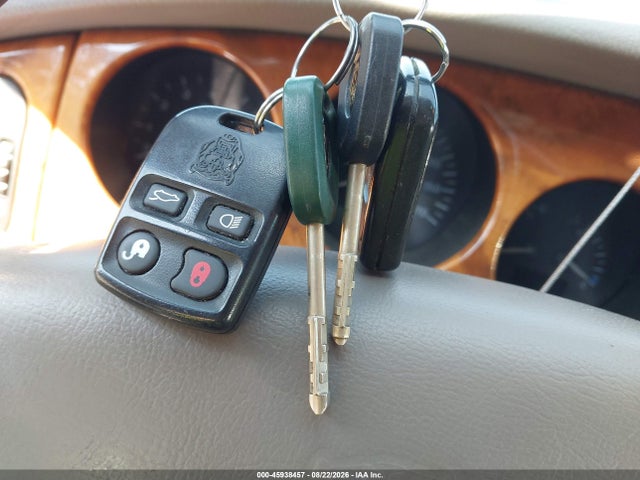 Продажа на аукционе авто 2001 Jaguar Xk8, vin: SAJDA42C71NA16511, номер лота: 45938457