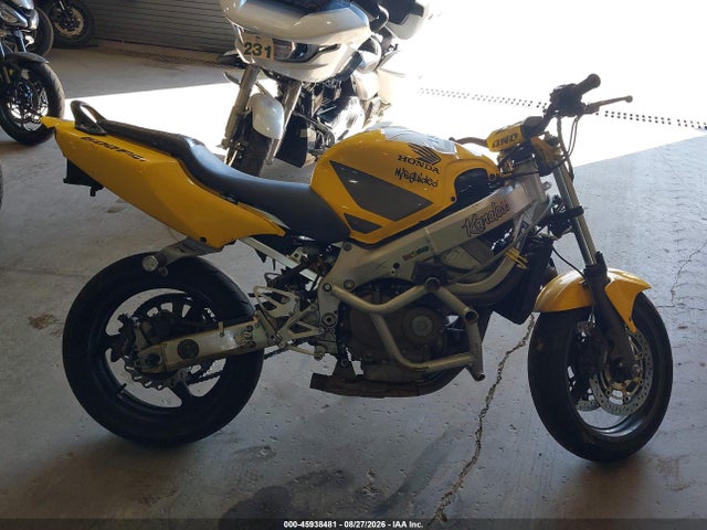 45938481 :رقم المزاد ، JH2PC35036M702922 vin ، 2006 Honda Cbr600 F4 مزاد بيع