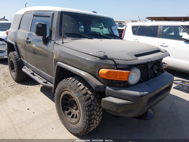 Продаж на аукціоні авто 2014 Toyota Fj Cruiser, vin: JTEBU4BF9EK180544, номер лоту: 45938496