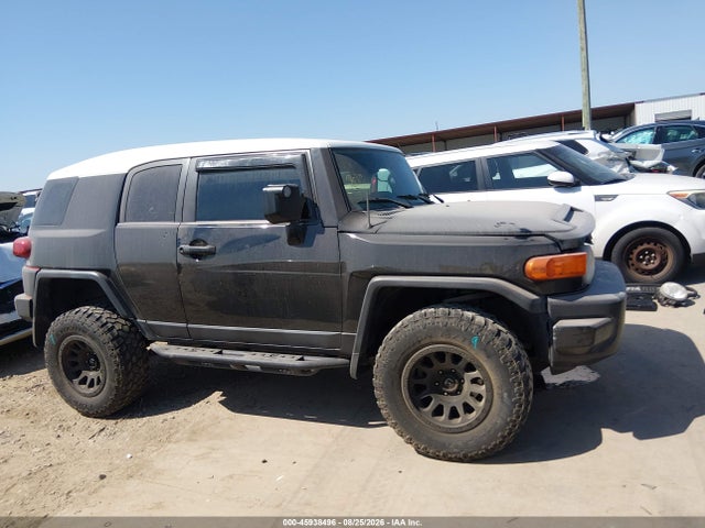 45938496 :رقم المزاد ، JTEBU4BF9EK180544 vin ، 2014 Toyota Fj Cruiser مزاد بيع