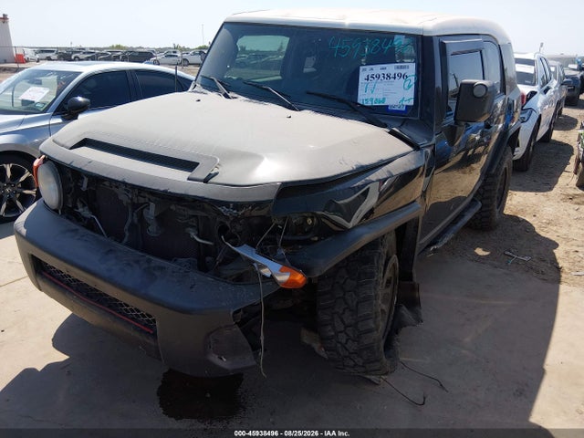 45938496 :رقم المزاد ، JTEBU4BF9EK180544 vin ، 2014 Toyota Fj Cruiser مزاد بيع