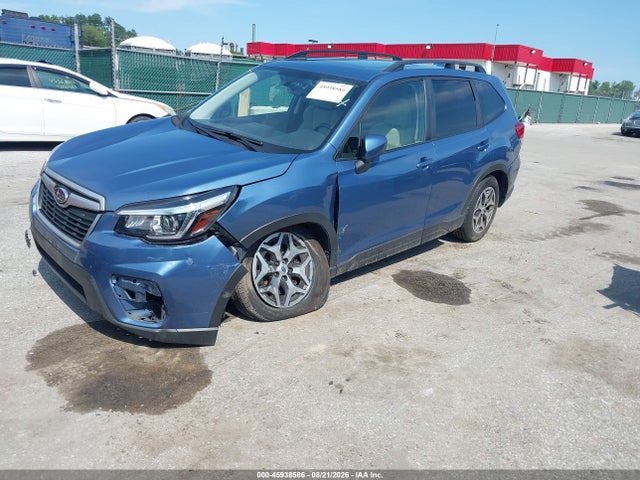 2020 Subaru Forester Premium მანქანა იყიდება აუქციონზე, vin: JF2SKAJC4LH527077, აუქციონის ნომერი: 45938586