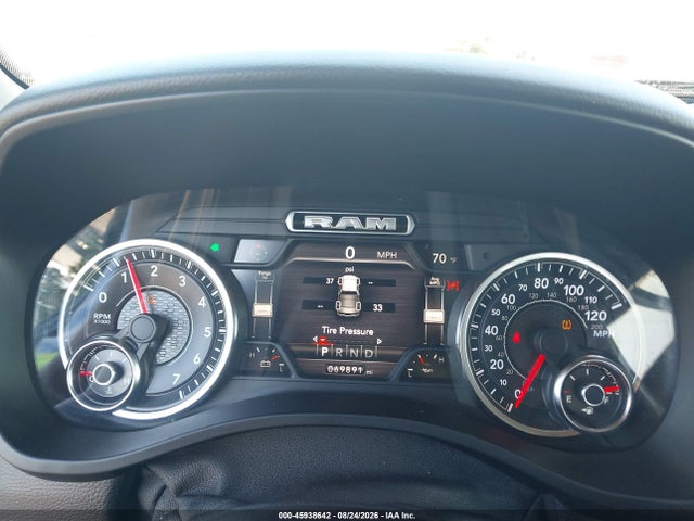 2020 Ram 1500 Big Horn  4x2 5'7 Box მანქანა იყიდება აუქციონზე, vin: 1C6RREFG0LN229503, აუქციონის ნომერი: 45938642