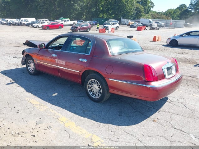 Продажа на аукционе авто 2001 Lincoln Town Car Signature, vin: 1LNHM82W91Y607469, номер лота: 45938742