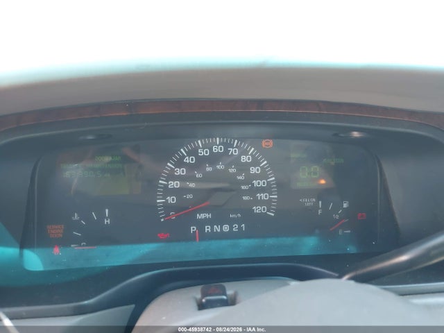 Продажа на аукционе авто 2001 Lincoln Town Car Signature, vin: 1LNHM82W91Y607469, номер лота: 45938742